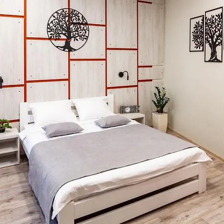 Apartment куліша 37